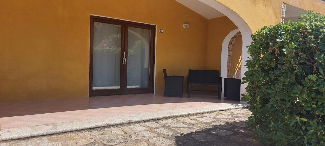 Domus Liscia Di Vacca Aparthotel Екстериор снимка