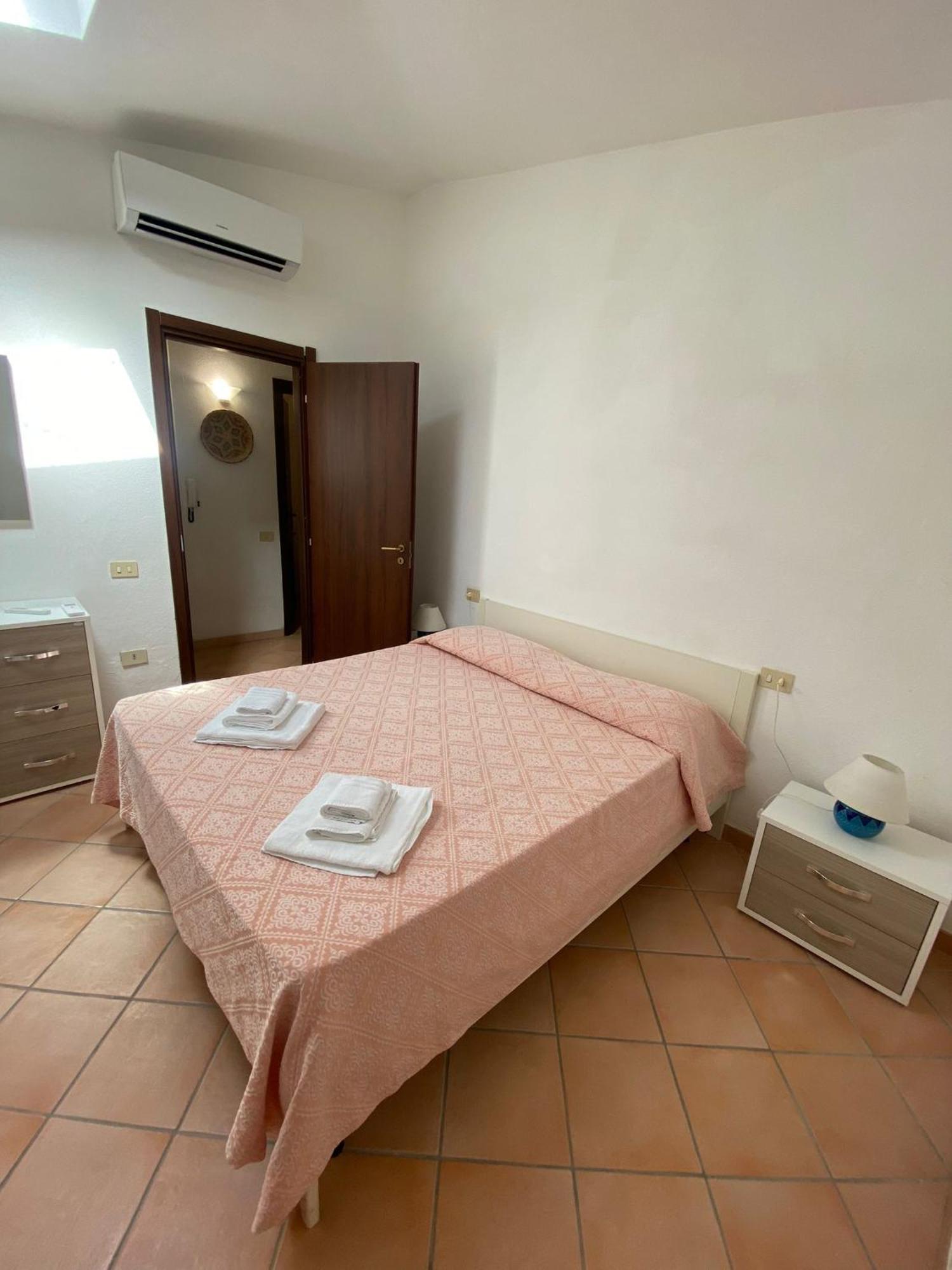 Domus Liscia Di Vacca Aparthotel Екстериор снимка
