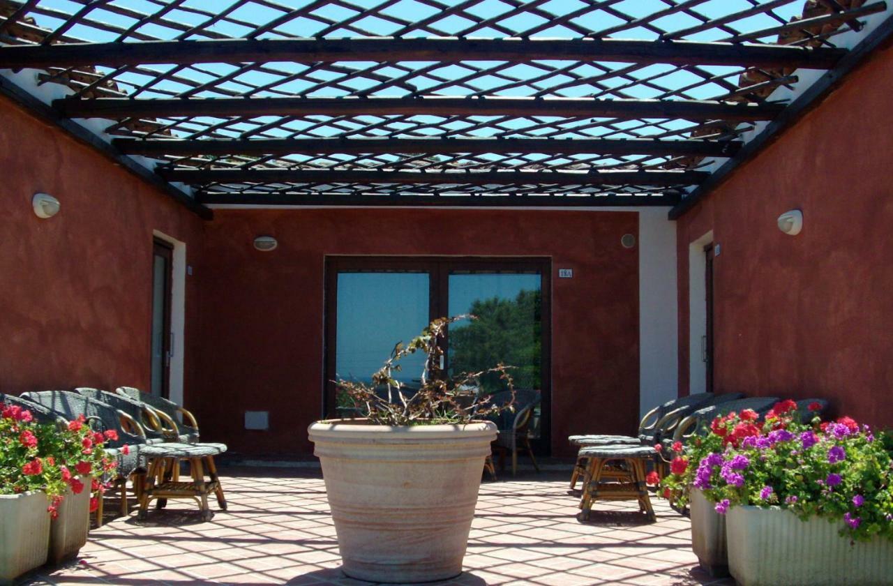 Domus Liscia Di Vacca Aparthotel Екстериор снимка